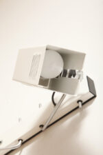 Dwupunktowa pozioma biała metalowa lampa ścienna/kinkiet z ruchomymi kloszami na chromowanej konstrukcji, Space Age, Włochy, lata 70 - obrazek 71