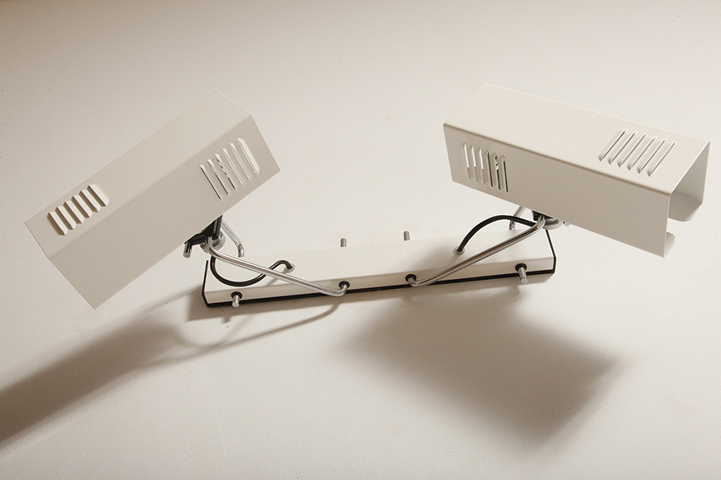 prl design, antique shop, lampa space age, antyk sklep warszawa, design store, lampa prl, antique store, wisząca lampa retro, italian vintage lamp, sklep retro, lampa vintage, design store warsaw, kinkiet vintage, space age wall lamp, retro shop warsaw, space age, mleczna lampa wiszaca, white lamp, włoski kinkiet vintage, retro sklep warszawa, space age lamp, lampa wiszca prl, retro shop, szklany kinkiet vintage, lampa, vintage shop warsaw, space age style, wisząca lampa vintage, vintage shop, szkło murano, lamp design, vintage store warsaw, vintage hanging lamp, vintage sklep warszawa, vintage store, vintage italian wall lamp, vintage lamp, retro store warsaw, retro lamp, antique shop warsaw, sklep vintage, vintage sconce, prl style, szklana lampa, lampa retro, antique store warsaw, design shop, vintage ceiling lamp, design shop warsaw, white glass lamp, italian lamp, retro store, vintage wall lamp, design sklep warszawa, italian style, antyk sklep, design sklep Dwupunktowa pozioma biała metalowa lampa ścienna/kinkiet z ruchomymi kloszami na chromowanej konstrukcji, Space Age, Włochy, lata 70 - obrazek 7