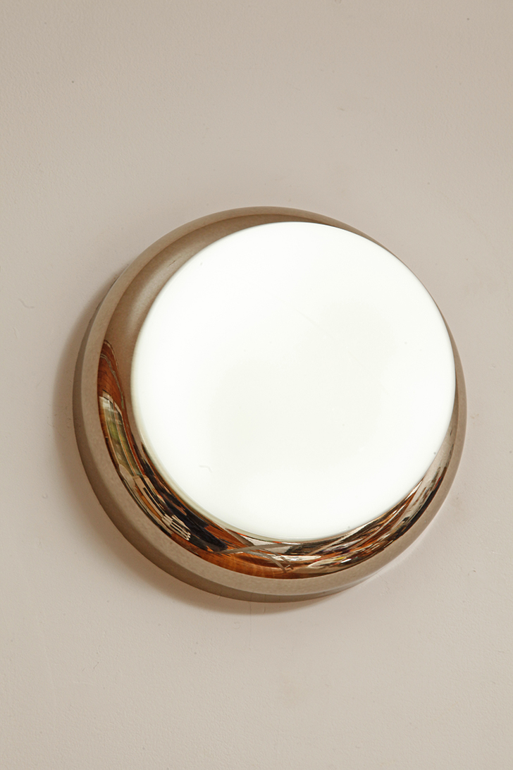 lampa retro, antique store warsaw, design shop, vintage ceiling lamp, design shop warsaw, white glass lamp, italian lamp, retro store, vintage wall lamp, design sklep warszawa, italian style, antyk sklep, design sklep, prl design, antique shop, lampa space age, antyk sklep warszawa, design store, lampa prl, antique store, wisząca lampa retro, italian vintage lamp, sklep retro, lampa vintage, design store warsaw, kinkiet vintage, space age wall lamp, retro shop warsaw, space age, mleczna lampa wiszaca, white lamp, włoski kinkiet vintage, retro sklep warszawa, space age lamp, lampa wiszca prl, retro shop, szklany kinkiet vintage, lampa, vintage shop warsaw, space age style, wisząca lampa vintage, vintage shop, szkło murano, lamp design, vintage store warsaw, vintage hanging lamp, vintage sklep warszawa, vintage store, vintage italian wall lamp, vintage lamp, retro store warsaw, retro lamp, antique shop warsaw, sklep vintage, vintage sconce, prl style, szklana lampa Jednopunktowa w kształcie kopuły okrągła szklana biała lampa ścienna/kinkiet/plafon ze srebrno-złotą melanżową oprawą z tworzywa sztucznego, Space Age, Sozzi Illuminazione, Włochy, lata 80. - obrazek 7