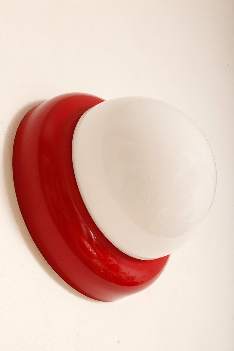 lampa retro, antique store warsaw, design shop, vintage ceiling lamp, design shop warsaw, white glass lamp, italian lamp, retro store, vintage wall lamp, design sklep warszawa, italian style, antyk sklep, design sklep, prl design, antique shop, lampa space age, antyk sklep warszawa, design store, lampa prl, antique store, wisząca lampa retro, italian vintage lamp, sklep retro, lampa vintage, design store warsaw, kinkiet vintage, space age wall lamp, retro shop warsaw, space age, mleczna lampa wiszaca, white lamp, włoski kinkiet vintage, retro sklep warszawa, space age lamp, lampa wiszca prl, retro shop, szklany kinkiet vintage, lampa, vintage shop warsaw, space age style, wisząca lampa vintage, vintage shop, szkło murano, lamp design, vintage store warsaw, vintage hanging lamp, vintage sklep warszawa, vintage store, vintage italian wall lamp, vintage lamp, retro store warsaw, retro lamp, antique shop warsaw, sklep vintage, vintage sconce, prl style, szklana lampa Jednopunktowa w kształcie kopuły okrągła szklana biała lampa ścienna/kinkiet/plafon z czerwoną oprawą z tworzywa sztucznego, Space Age, Sozzi Illuminazione, Włochy, lata 80. - obrazek 7