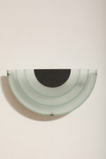 Jednopunktowy kinkiet/lampa ścienna z akrylowym kaskadowym kloszem w morskim kolorze, styl Memphis, firma Massive, Belgia, lata 90. - obrazek 8