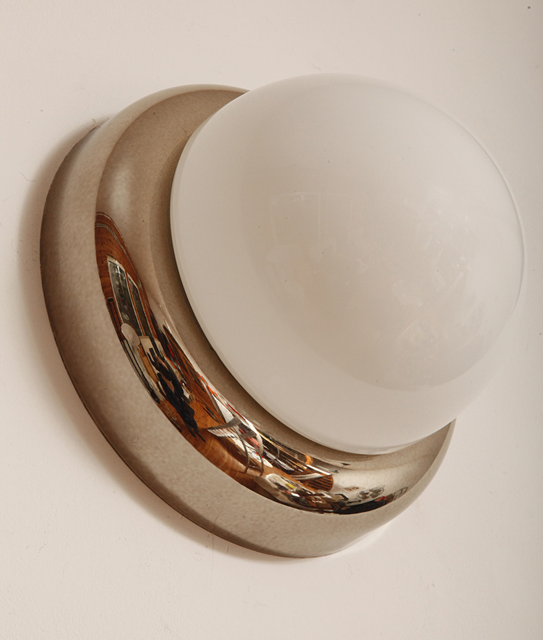 lampa retro, antique store warsaw, design shop, vintage ceiling lamp, design shop warsaw, white glass lamp, italian lamp, retro store, vintage wall lamp, design sklep warszawa, italian style, antyk sklep, design sklep, prl design, antique shop, lampa space age, antyk sklep warszawa, design store, lampa prl, antique store, wisząca lampa retro, italian vintage lamp, sklep retro, lampa vintage, design store warsaw, kinkiet vintage, space age wall lamp, retro shop warsaw, space age, mleczna lampa wiszaca, white lamp, włoski kinkiet vintage, retro sklep warszawa, space age lamp, lampa wiszca prl, retro shop, szklany kinkiet vintage, lampa, vintage shop warsaw, space age style, wisząca lampa vintage, vintage shop, szkło murano, lamp design, vintage store warsaw, vintage hanging lamp, vintage sklep warszawa, vintage store, vintage italian wall lamp, vintage lamp, retro store warsaw, retro lamp, antique shop warsaw, sklep vintage, vintage sconce, prl style, szklana lampa Jednopunktowa w kształcie kopuły okrągła szklana biała lampa ścienna/kinkiet/plafon ze srebrno-złotą melanżową oprawą z tworzywa sztucznego, Space Age, Sozzi Illuminazione, Włochy, lata 80. - obrazek 8