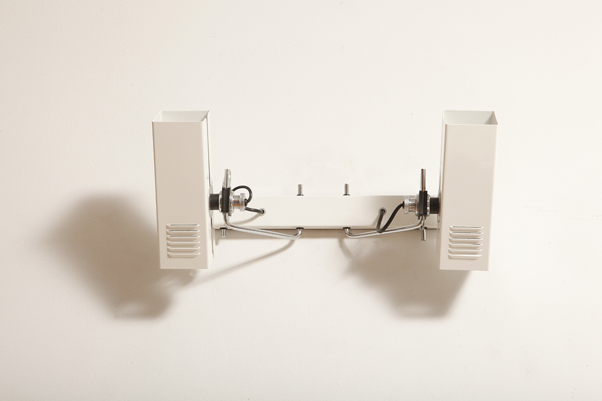 prl design, antique shop, lampa space age, antyk sklep warszawa, design store, lampa prl, antique store, wisząca lampa retro, italian vintage lamp, sklep retro, lampa vintage, design store warsaw, kinkiet vintage, space age wall lamp, retro shop warsaw, space age, mleczna lampa wiszaca, white lamp, włoski kinkiet vintage, retro sklep warszawa, space age lamp, lampa wiszca prl, retro shop, szklany kinkiet vintage, lampa, vintage shop warsaw, space age style, wisząca lampa vintage, vintage shop, szkło murano, lamp design, vintage store warsaw, vintage hanging lamp, vintage sklep warszawa, vintage store, vintage italian wall lamp, vintage lamp, retro store warsaw, retro lamp, antique shop warsaw, sklep vintage, vintage sconce, prl style, szklana lampa, lampa retro, antique store warsaw, design shop, vintage ceiling lamp, design shop warsaw, white glass lamp, italian lamp, retro store, vintage wall lamp, design sklep warszawa, italian style, antyk sklep, design sklep Dwupunktowa pozioma biała metalowa lampa ścienna/kinkiet z ruchomymi kloszami na chromowanej konstrukcji, Space Age, Włochy, lata 70 - obrazek 9