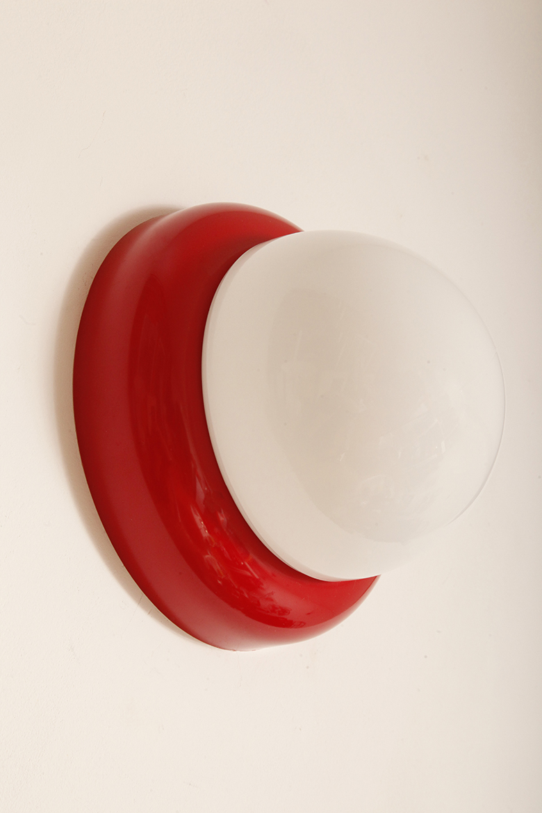 lampa retro, antique store warsaw, design shop, vintage ceiling lamp, design shop warsaw, white glass lamp, italian lamp, retro store, vintage wall lamp, design sklep warszawa, italian style, antyk sklep, design sklep, prl design, antique shop, lampa space age, antyk sklep warszawa, design store, lampa prl, antique store, wisząca lampa retro, italian vintage lamp, sklep retro, lampa vintage, design store warsaw, kinkiet vintage, space age wall lamp, retro shop warsaw, space age, mleczna lampa wiszaca, white lamp, włoski kinkiet vintage, retro sklep warszawa, space age lamp, lampa wiszca prl, retro shop, szklany kinkiet vintage, lampa, vintage shop warsaw, space age style, wisząca lampa vintage, vintage shop, szkło murano, lamp design, vintage store warsaw, vintage hanging lamp, vintage sklep warszawa, vintage store, vintage italian wall lamp, vintage lamp, retro store warsaw, retro lamp, antique shop warsaw, sklep vintage, vintage sconce, prl style, szklana lampa Jednopunktowa w kształcie kopuły okrągła szklana biała lampa ścienna/kinkiet/plafon z czerwoną oprawą z tworzywa sztucznego, Space Age, Sozzi Illuminazione, Włochy, lata 80. - obrazek 9