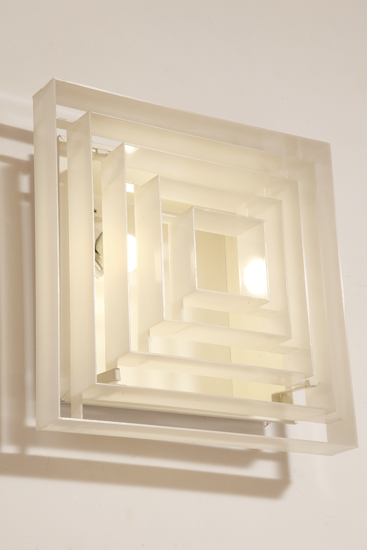 scandinavian lamp, antique shop warsaw, duński design, retro sklep warszawa, scandinavian style, antique store warsaw, retro shop, vintage shop warsaw, vintage wall lamp, antyk sklep, vintage shop, vintage store warsaw, metal lamp, antyk sklep warszawa, vintage store, retro store warsaw, lampa vintage, scandinavian vintage lamp, sklep vintage, design shop warsaw, danish design, metal vintage lamp, design shop, design sklep warszawa, lampa retro, wall lamp lyfa, retro store, danish lamp, antique shop, duńska lampa, design sklep, danish ceiling lamp, antique store, danish hanging lamp, design store, vintage lamp, design store warsaw, vintage danish lamp, kinkiet lyfa, sklep retro, scandinavian design, vintage sklep warszawa, danish retro lamp, lyfa wall lamp, retro shop warsaw Duży jednopunktowy biały kwadratowy podtynkowy kinkiet/lampa ścienna/plafon „Kvadrat” / „Kvadratlampen” z geometrycznym dyfuzorem z tworzywa sztucznego, projekt Nils Andersen & Salli Besiakow dla Lyfa, Dania, wzór z 1972 roku - obrazek 9