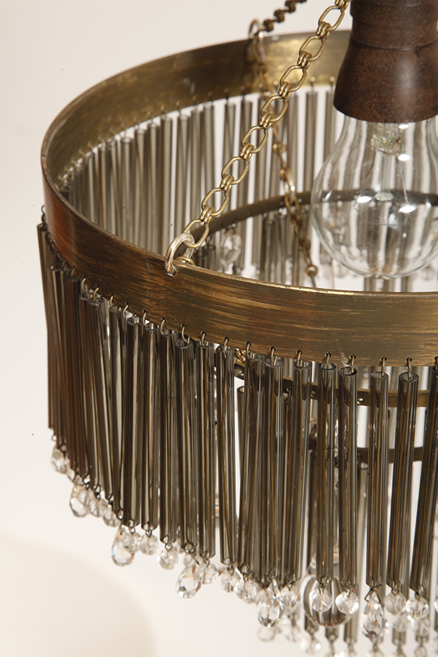 lampa napako, lamp design, vintage shop warsaw, lampa vintage, lampa boho, lampa sufitowa vintage, vintage lamp, antique shop warsaw, vintage hanging lamp, boho vintage, czeska lampa sufitowa retro, 1960., antique store warsaw, retro lamp, lampa vintage boho, hanging vintage lamp napako, 60., antyk sklep, retro style, retro shop, 1960s, antyk sklep warszawa, vintage light, vintage shop, czech design, szklana lampa vintage, czech vintage lamp, vintage, vintage store, vintage ceiling lamp, hanging glass lamp, lamp, sklep vintage, mid century modern, Železnobrodskié Sklo, vintage chandeler, czechoslovakia, design shop, made in prl, lampa vintage Železnobrodskié Sklo, retro glass lamp, 60's, retro shop warsaw, meble prl, Železnobrodskié Sklo ceiling lamp, napako vintage lamp, mid century lamp, retro sklep warszawa, retro, Železnobrodskié Sklo vintage lamp Kaskadowa trzypoziomowa jednopunktowa lampa sufitowa w stylu boho złożona z przeźroczystych szklanych wisiorków i czarnych szklanych pałeczek wiszących na trzech metalowych obręczach w kolorze starego złota, Typ 18-01, Železnobrodskié Sklo, Czechosłowacja, lata 50. - obrazek 10