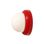 Jednopunktowa w kształcie kopuły okrągła szklana biała lampa ścienna/kinkiet/plafon z czerwoną oprawą z tworzywa sztucznego, Space Age, Sozzi Illuminazione, Włochy, lata 80.