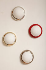 Jednopunktowa w kształcie kopuły okrągła szklana biała lampa ścienna/kinkiet/plafon z czerwoną oprawą z tworzywa sztucznego, Space Age, Sozzi Illuminazione, Włochy, lata 80. - obrazek 19