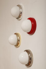 Jednopunktowa w kształcie kopuły okrągła szklana biała lampa ścienna/kinkiet/plafon z czerwoną oprawą z tworzywa sztucznego, Space Age, Sozzi Illuminazione, Włochy, lata 80. - obrazek 23