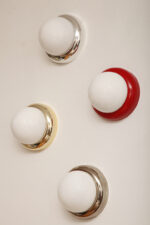 Jednopunktowa w kształcie kopuły okrągła szklana biała lampa ścienna/kinkiet/plafon z czerwoną oprawą z tworzywa sztucznego, Space Age, Sozzi Illuminazione, Włochy, lata 80. - obrazek 22