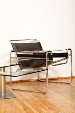 Czarny fotel "Wassily" / model B3 z konstrukcją z chromowanych rurek i naturalnej skóry, projekt Marcel Breuer, Bauhaus, Włochy, lata 80, wzór z 1925 roku, - obrazek 5