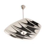 Asymetryczna mlecznobiało-czarna trzypunktowa szklana lampa sufitowa „Parasolka” malowana w geometryczne wzory, Kamenický Šenov, Czechosłowacja, lata 60.