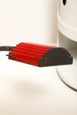 Jednopunktowa czerwono-czarna lampa biurkowa/nocna/lampa ścienna/kinkiet "Ciao 1170" z kloszem na ruchomym giętym ramieniu, projekt Ezio Didone dla firmy Arteluce, Włochy, lata 80. - obrazek 11