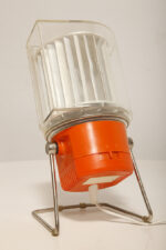 Biało pomarańczowy nieduży dwubiegowy wentylator biurkowy/biurowy z tworzywa sztucznego z ruchomą głowicą i przeźroczystym ruchomym kołnierzem, TYP QLII 7020.7, Niemiecka Republika Demokratyczna, lata 70. - obrazek 11