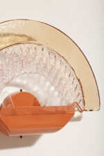 Duża dwupunktowa łososiowa lampa ścienna/kinkiet ze szklanym ręcznie formowanym fakturowym masywnym pomarańczowo-różowym kloszem, styl Art Deco, Włochy, lata 70. - obrazek 12