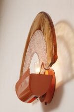 Duża dwupunktowa łososiowa lampa ścienna/kinkiet ze szklanym ręcznie formowanym fakturowym masywnym pomarańczowo-różowym kloszem, styl Art Deco, Włochy, lata 70. - obrazek 13