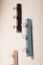 Smukła trzypunktowa aluminiowa cylindryczna niebieska lampa ścienna/kinkiet o pionowej, lub poziomej orientacji, Targetti, Włochy, lata 80. - obrazek 19