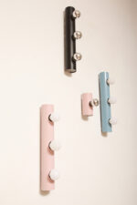 Smukła trzypunktowa aluminiowa cylindryczna niebieska lampa ścienna/kinkiet o pionowej, lub poziomej orientacji, Targetti, Włochy, lata 80. - obrazek 29