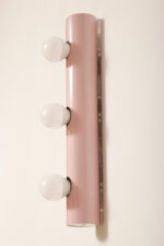 Smukła trzypunktowa aluminiowa cylindryczna różowa lampa ścienna/kinkiet o pionowej, lub poziomej orientacji, Targetti, Włochy, lata 80. - obrazek 26