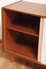 Dębowa szafka/komoda z parą przesuwanych drzwi ze sklejki lakierowanych na różowy i jasno kremowy kolor, TYP U 450, projekt Jiri Jiroutek dla Interier Praha, Czechosłowacja, wzór z 1958 roku - obrazek 14