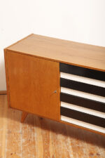 Dębowa szafka/komoda z czterema głębokimi szufladami z czarnobiałymi frontami, TYP U 458, projekt Jiri Jiroutek dla Interier Praha, Czechosłowacja, lata 60. - obrazek 14