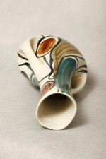 Fajansowy wazon ręcznie malowany podszkliwnie w pomarańczowe, zielone (morskie) i brązowe wzory, projekt Jan Sowiński, Włocławskie Zakłady Ceramiki Stołowej we Włocławku, wzór 284 z 1958 roku - obrazek 14