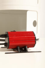 Jednopunktowa czerwono-czarna lampa biurkowa/nocna/lampa ścienna/kinkiet "Ciao 1170" z kloszem na ruchomym giętym ramieniu, projekt Ezio Didone dla firmy Arteluce, Włochy, lata 80. - obrazek 16