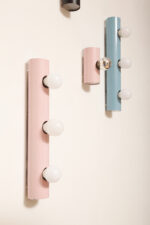 Smukła trzypunktowa aluminiowa cylindryczna niebieska lampa ścienna/kinkiet o pionowej, lub poziomej orientacji, Targetti, Włochy, lata 80. - obrazek 5