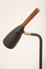 Grafitowa metalowa smukła i minimalistyczna jednopunktowa lampa podłogowa z ruchomym kloszem "Pure 10", projekt Bønnelycke MDD dla Nordlux, Dania, po 2010 roku - obrazek 18