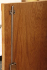 Dębowa szafka/komoda z czterema głębokimi szufladami po prawej stronie, TYP U 458, projekt Jiri Jiroutek dla Interier Praha, Czechosłowacja, lata 60. - obrazek 22