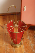 Mosiężny parasolnik/stojak na parasole w kolorze starego złota z bokami z blachy perforowanej lakierowanej na czerwono, Wagner Keller, Niemcy, lata 50/60. - obrazek 20