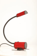 Jednopunktowa czerwono-czarna lampa biurkowa/nocna/lampa ścienna/kinkiet "Ciao 1170" z kloszem na ruchomym giętym ramieniu, projekt Ezio Didone dla firmy Arteluce, Włochy, lata 80. - obrazek 2