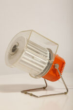 Biało pomarańczowy nieduży dwubiegowy wentylator biurkowy/biurowy z tworzywa sztucznego z ruchomą głowicą i przeźroczystym ruchomym kołnierzem, TYP QLII 7020.7, Niemiecka Republika Demokratyczna, lata 70. - obrazek 2