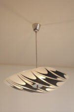Asymetryczna mlecznobiało-czarna trzypunktowa szklana lampa sufitowa „Parasolka” malowana w geometryczne wzory, Kamenický Šenov, Czechosłowacja, lata 60. - obrazek 4