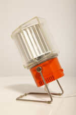 Biało pomarańczowy nieduży dwubiegowy wentylator biurkowy/biurowy z tworzywa sztucznego z ruchomą głowicą i przeźroczystym ruchomym kołnierzem, TYP QLII 7020.7, Niemiecka Republika Demokratyczna, lata 70. - obrazek 21
