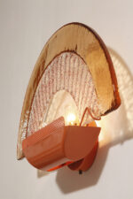 Duża dwupunktowa łososiowa lampa ścienna/kinkiet ze szklanym ręcznie formowanym fakturowym masywnym pomarańczowo-różowym kloszem, styl Art Deco, Włochy, lata 70. - obrazek 24