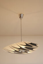 Asymetryczna mlecznobiało-czarna trzypunktowa szklana lampa sufitowa „Parasolka” malowana w geometryczne wzory, Kamenický Šenov, Czechosłowacja, lata 60. - obrazek 22