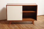 Dębowa szafka/komoda z parą przesuwanych drzwi ze sklejki lakierowanych na różowy i jasno kremowy kolor, TYP U 450, projekt Jiri Jiroutek dla Interier Praha, Czechosłowacja, wzór z 1958 roku - obrazek 24
