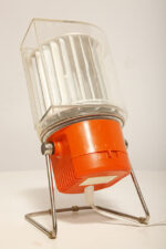Biało pomarańczowy nieduży dwubiegowy wentylator biurkowy/biurowy z tworzywa sztucznego z ruchomą głowicą i przeźroczystym ruchomym kołnierzem, TYP QLII 7020.7, Niemiecka Republika Demokratyczna, lata 70. - obrazek 25