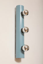 Smukła trzypunktowa aluminiowa cylindryczna niebieska lampa ścienna/kinkiet o pionowej, lub poziomej orientacji, Targetti, Włochy, lata 80. - obrazek 42