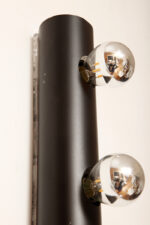 Smukła trzypunktowa aluminiowa cylindryczna czarna lampa ścienna/kinkiet o pionowej, lub poziomej orientacji, Targetti, Włochy, lata 80. - obrazek 38