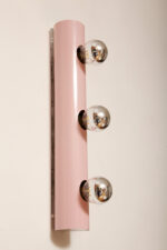 Smukła trzypunktowa aluminiowa cylindryczna różowa lampa ścienna/kinkiet o pionowej, lub poziomej orientacji, Targetti, Włochy, lata 80. - obrazek 43