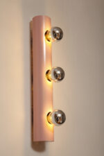 Smukła trzypunktowa aluminiowa cylindryczna różowa lampa ścienna/kinkiet o pionowej, lub poziomej orientacji, Targetti, Włochy, lata 80. - obrazek 44