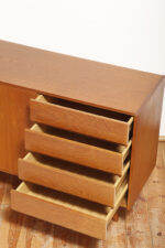 Dębowa szafka/komoda z czterema głębokimi szufladami po prawej stronie, TYP U 458, projekt Jiri Jiroutek dla Interier Praha, Czechosłowacja, lata 60. - obrazek 29