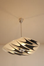 Asymetryczna mlecznobiało-czarna trzypunktowa szklana lampa sufitowa „Parasolka” malowana w geometryczne wzory, Kamenický Šenov, Czechosłowacja, lata 60. - obrazek 26