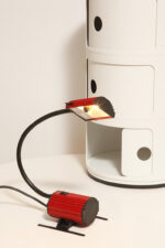 Jednopunktowa czerwono-czarna lampa biurkowa/nocna/lampa ścienna/kinkiet "Ciao 1170" z kloszem na ruchomym giętym ramieniu, projekt Ezio Didone dla firmy Arteluce, Włochy, lata 80. - obrazek 28