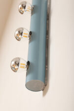 Smukła trzypunktowa aluminiowa cylindryczna niebieska lampa ścienna/kinkiet o pionowej, lub poziomej orientacji, Targetti, Włochy, lata 80. - obrazek 45