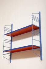 Modułowa szafka/regał na metalowej niebieskiej konstrukcji z dwoma metalowymi półkami z regulowaną wysokością, projekt Adriaan Dekker dla firmy Tomado, Holandia, lata 60. - obrazek 28