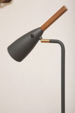 Grafitowa metalowa smukła i minimalistyczna jednopunktowa lampa podłogowa z ruchomym kloszem "Pure 10", projekt Bønnelycke MDD dla Nordlux, Dania, po 2010 roku - obrazek 30