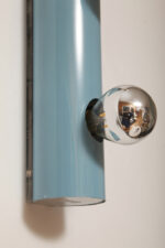 Smukła trzypunktowa aluminiowa cylindryczna niebieska lampa ścienna/kinkiet o pionowej, lub poziomej orientacji, Targetti, Włochy, lata 80. - obrazek 48